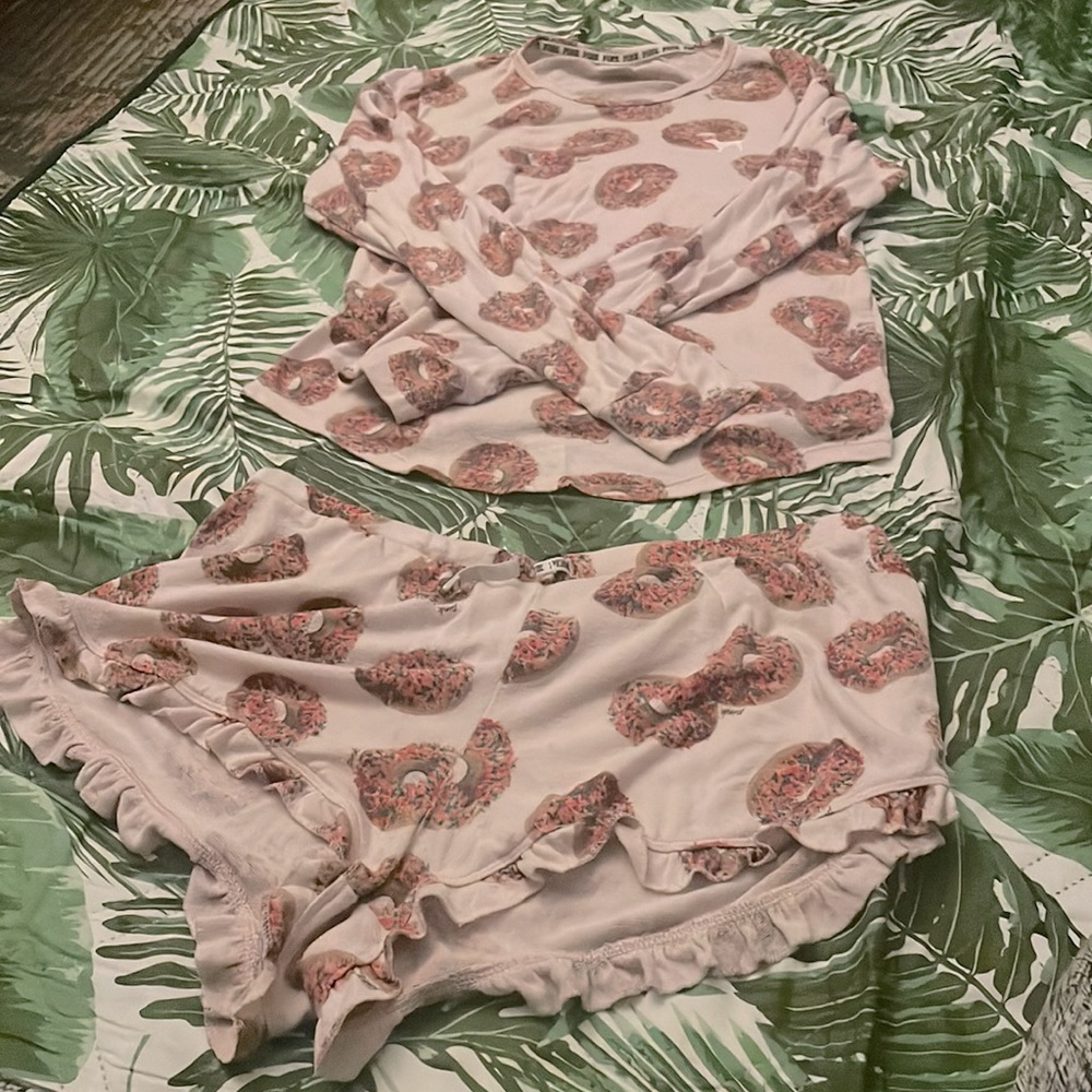 PINK sleep set , donut pattern